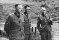 Richard Baer, Josef Mengele, Rudolf Hoess, Auschwitz. Album Höcker.jpg