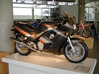 Triumph 1200 Trophy 4.jpg