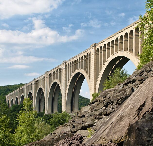 File:Tunkhannock Viaduct, NE Pennsylvania USA.jpg