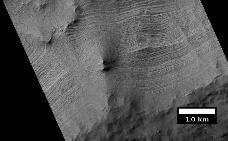 File:Close-up of McMurdo Crater Layers.JPG
