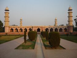 Jahangir's tomb-6.JPG