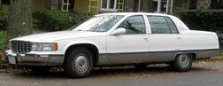 1993-1996 Cadillac Fleetwood -- 11-20-2011.jpg
