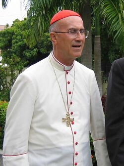 Missione del Guaricano-cardinale Tarcisio Bertone.jpg