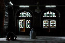 Muslims praying in mosque in Srinagar, Kashmir.jpg