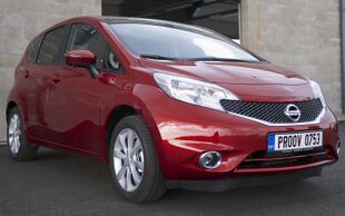 Nissan Note 2013 (E12) (cropped).jpg