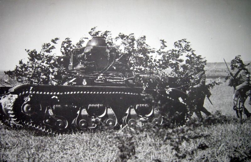 File:Р 35 Тенк, Велики војни манерви на Торлаку, 1940.jpg