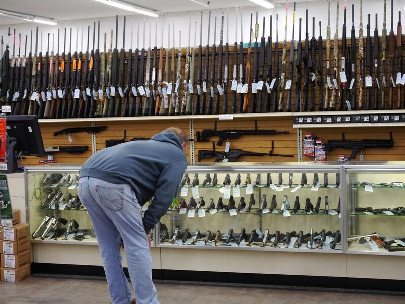 File:Gun section in Stans Merry Mart Wenatchee.jpg