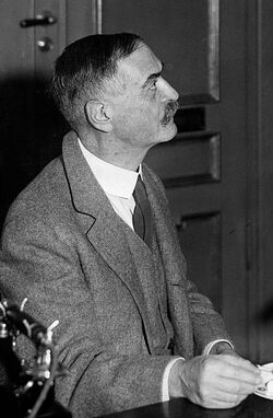 Karl Landsteiner 1930b-cr2.jpg