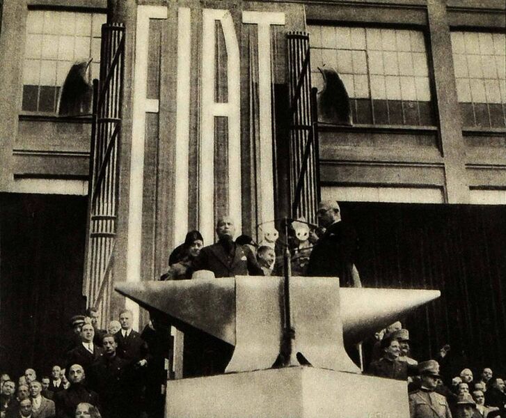 File:Mussolini visiting Fiat, 1932.jpg