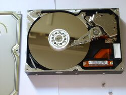Apertura hard disk 04.jpg