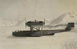 FMRA311. Dornier Wal-flyet, "N24" på isen i Ny-Ålesund - no-nb digifoto 20160412 00254 bldsa FMRA0311 (cropped).jpg