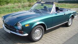 Fiat 124 Spider turquoise.jpg