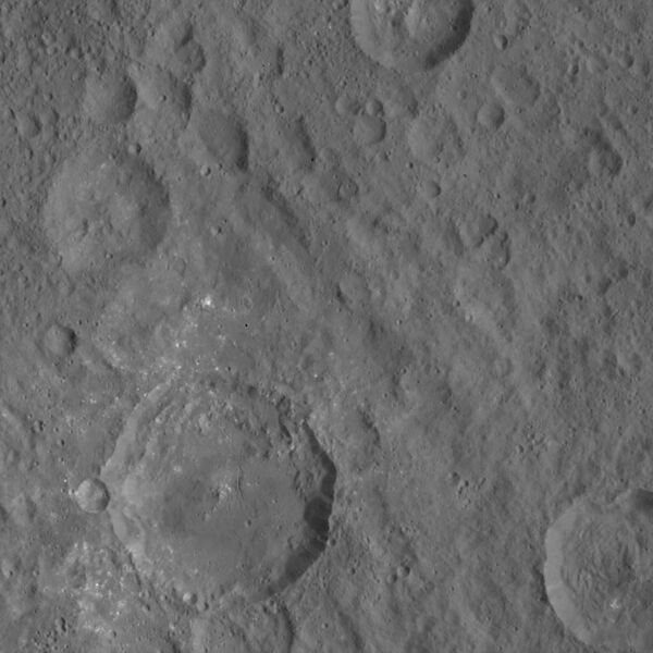 File:PIA19905-Ceres-DwarfPlanet-Dawn-3rdMapOrbit-HAMO-image27-20150822.jpg