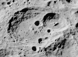 Seyfert crater AS16-M-3001 ASU.jpg