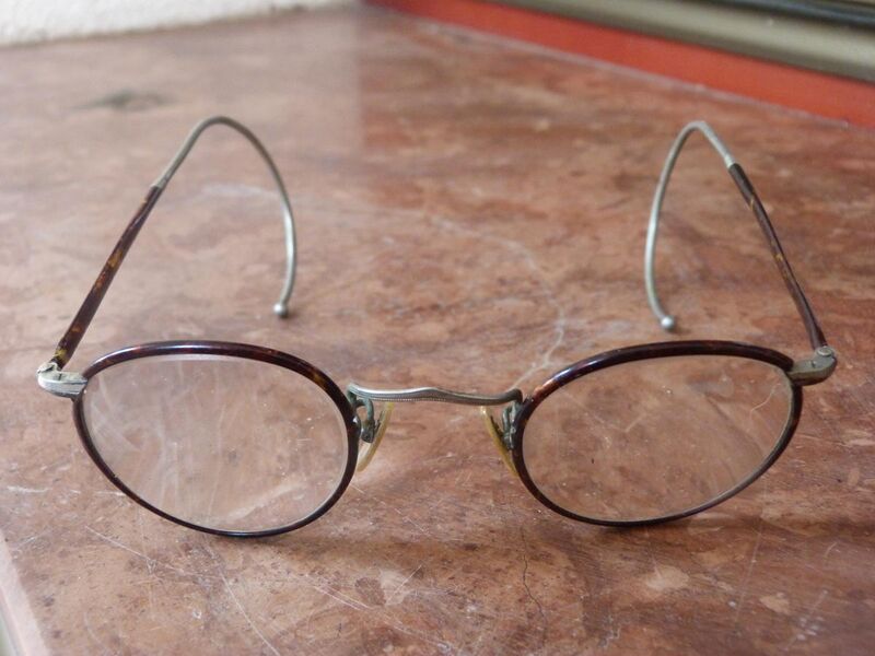 File:Szemüveg - 1920-as évek.JPG