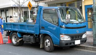 Toyota Toyoace Dump truck 001.JPG