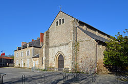 Abbatiale de Saint-Philbert-de-Grand-Lieu (facade).jpg