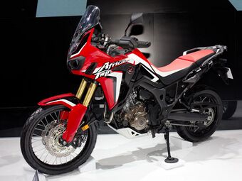 Honda CRF1000L front-left 2016 Auto China.jpg