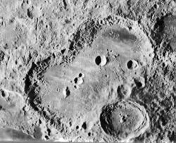 Van de Graaff crater Birkeland crater 2033 med.jpg