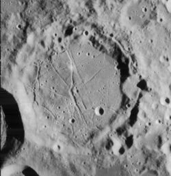 Von Braun crater 4183 h2.jpg