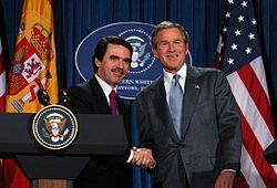 Bush aznar Crawford 2003.jpg