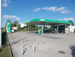 MOL petrol station, 2017 Gárdony.jpg