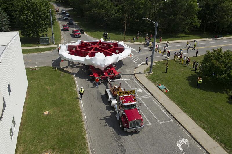 File:Photo of the Week- An Incredible Journey -- Transporting a 600-ton Magnet (9324124048).jpg