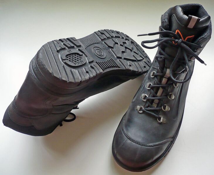 File:S3 safety footwear.jpg