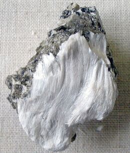Asbestos with muscovite.jpg