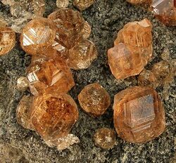 Grossular-195706.jpg