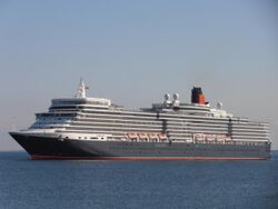 Hamilton Bermuda' Queen Elizabeth arriving Port of Tallinn 10 June 2012.JPG