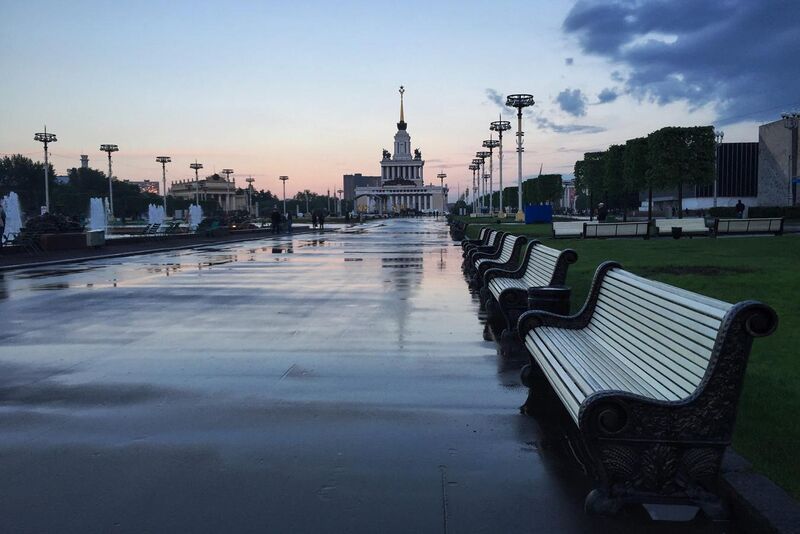 File:Moscow, VDNKh, Central Alley after rain (30580970263).jpg