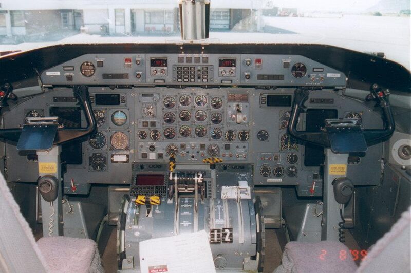 File:Dash 8-300 cockpit.jpg