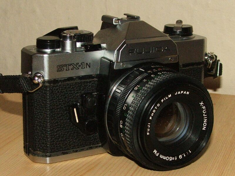 File:Fujica STX-1N camera.jpg
