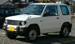 Mitsubishi Pajero Mini XR-I, front left.jpg