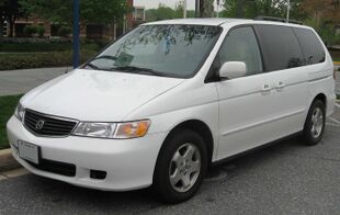1999-2001 Honda Odyssey EX.jpg