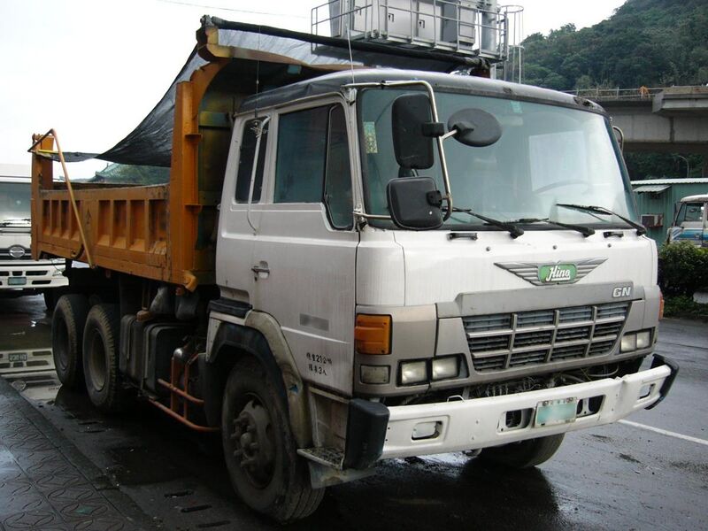 File:Hino GN truck in Taiwan.jpg