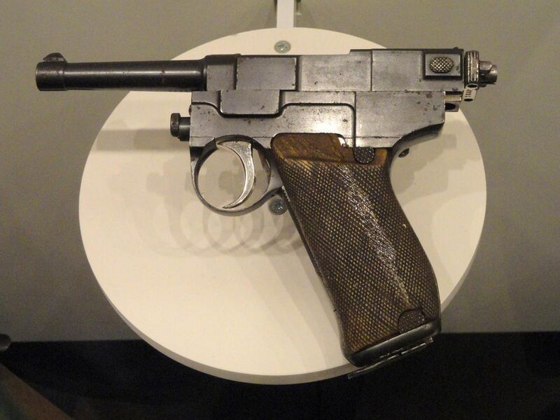 File:Italy Glisentia Model 1910 pistol, 9 mm, seven cartridges - National World War I Museum - Kansas City, MO - DSC07472.JPG