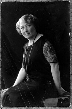 Portrait of Florence Barrett Wellcome L0004411.jpg