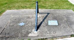 Sundial -- Nassau Bay, Texas.jpg