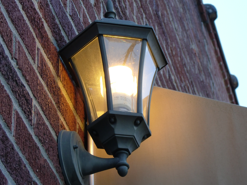 File:A CFL Light Bulb on a wall in a black lantern in South Carolina.PNG