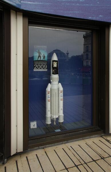File:Ariane-5-model.jpg