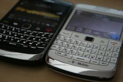 BlackBerry 9700 white and black.jpg