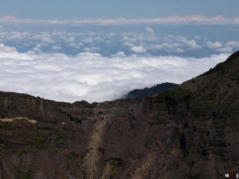 File:Great Walls of the Main Crater, Irazu Volcano, Costa Rica - Daniel Vargas.jpg