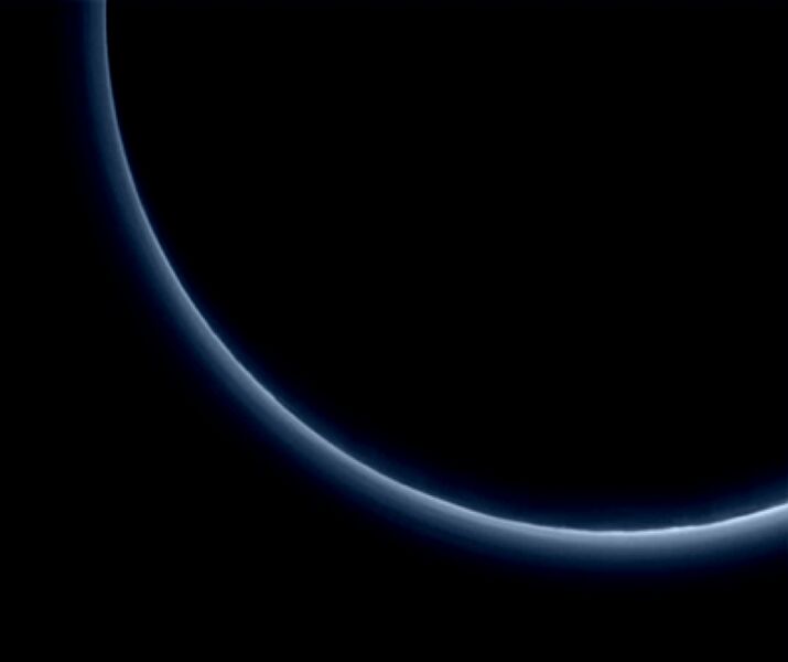 File:NH-Pluto-Atmosphere-20150810.jpg