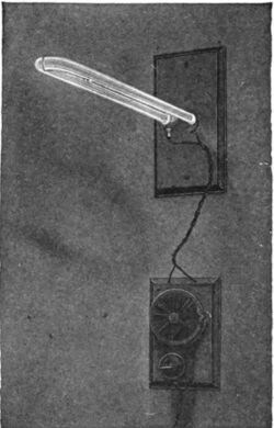 Early Cooper Hewitt mercury vapor lamp.jpg