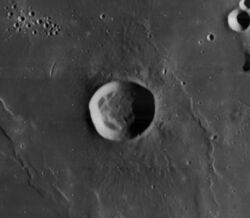 Gruithuisen crater 4145 h1.jpg