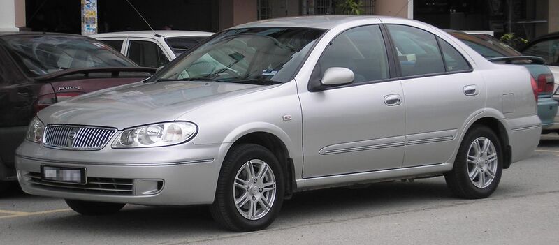 File:Nissan Sentra (N16) (first generation, first facelift) (front), Serdang.jpg