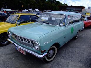 Opel Rekord Caravan 1.JPG