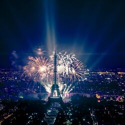 2013 Fireworks on Eiffel Tower 49.jpg